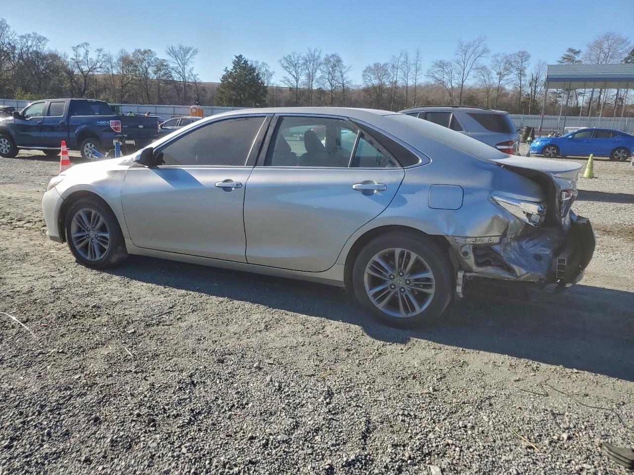 2016 Toyota Camry Le - Image 2