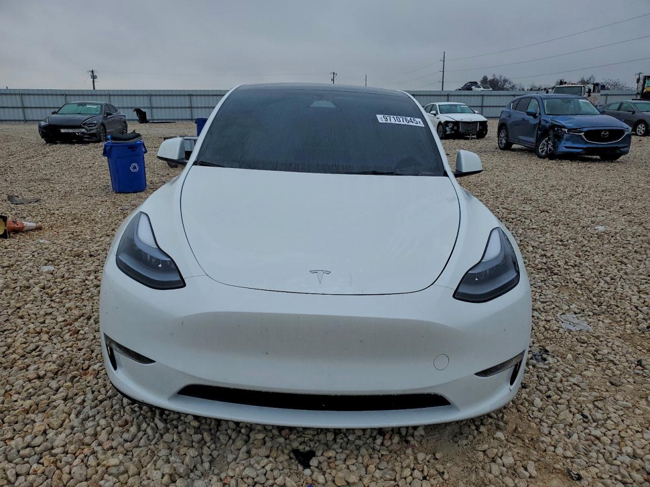 2024 Tesla Model Y - Фото 5