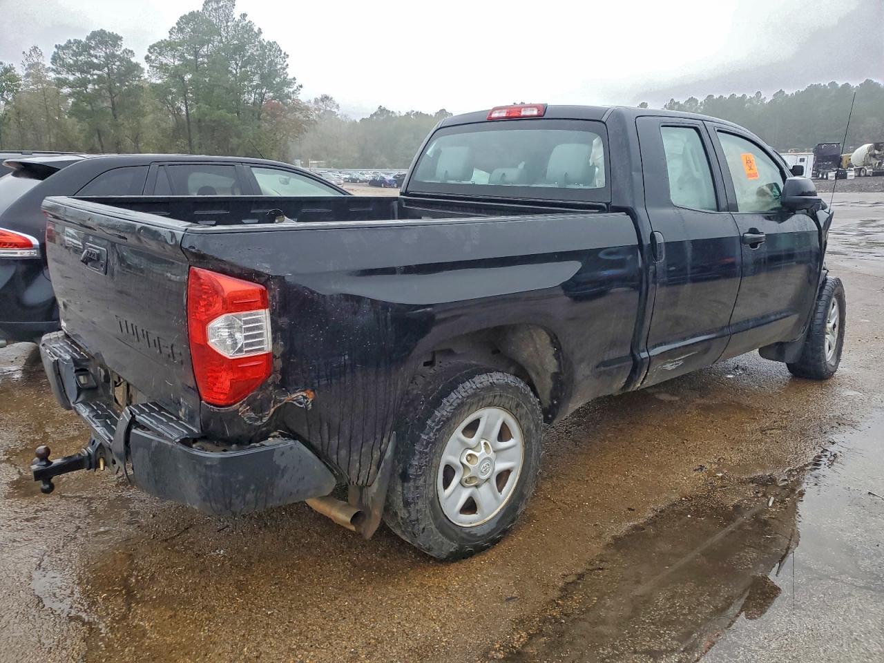 2017 Toyota Tundra Double Cab Sr - Image 3