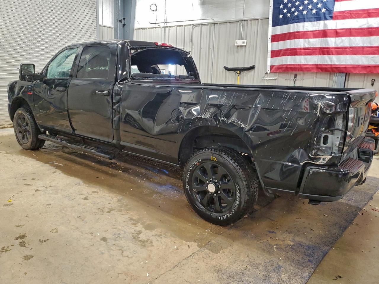 2025 Ram 3500 Big Horn - Фото 2