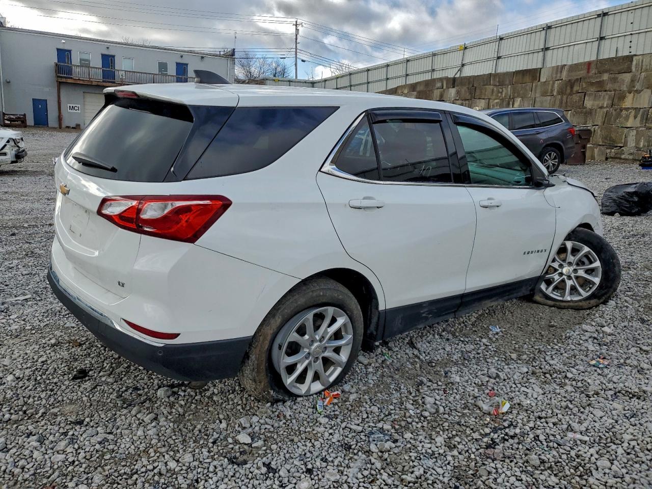 2020 Chevrolet Equinox Lt - Image 3