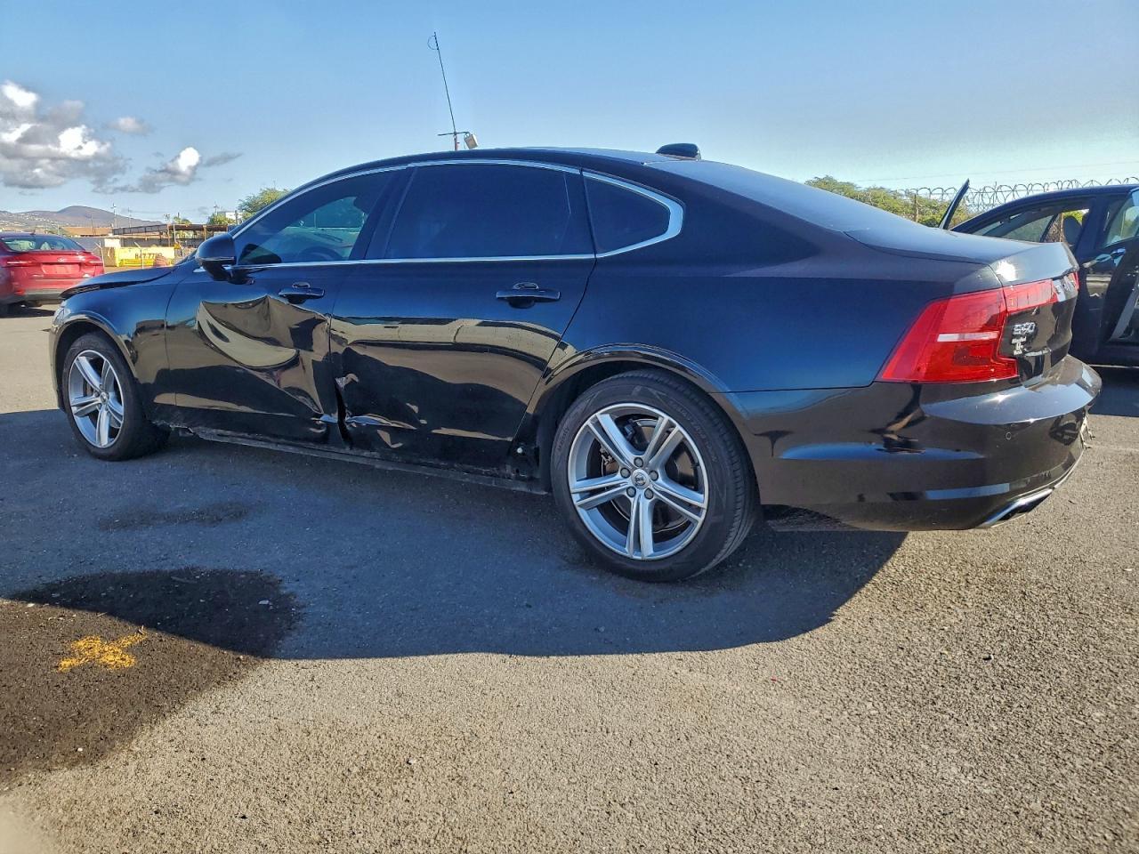 2019 Volvo S90 T5 Momentum - Image 2
