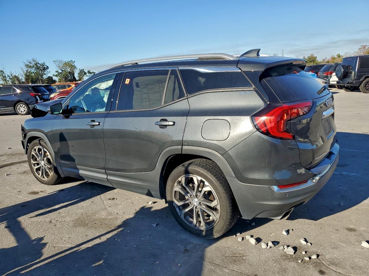 2018 GMC Terrain Slt - Image 2