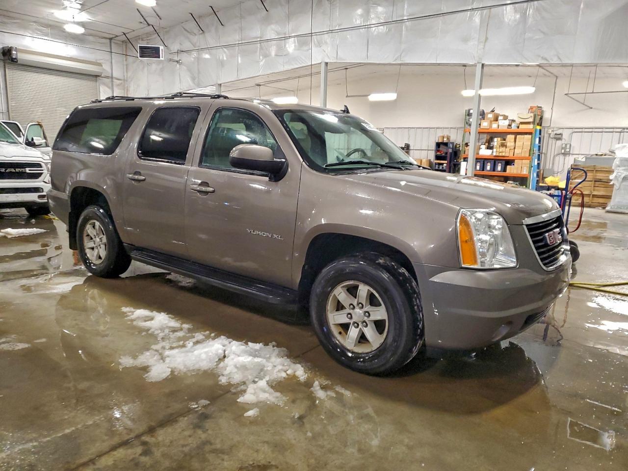 2013 GMC Yukon Xl K1500 Sle - Image 4