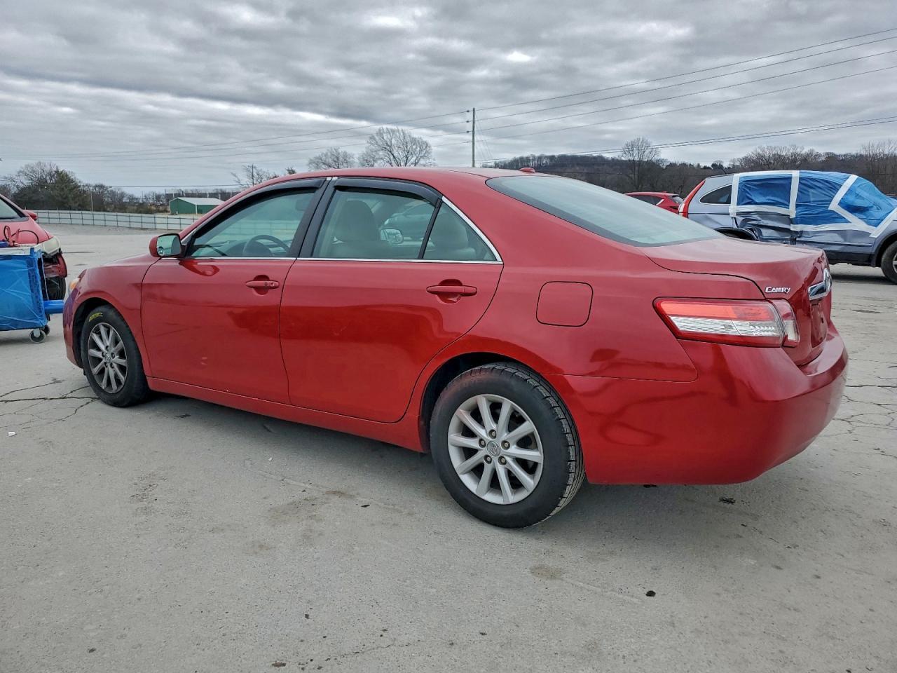 2010 Toyota Camry Base - Фото 2