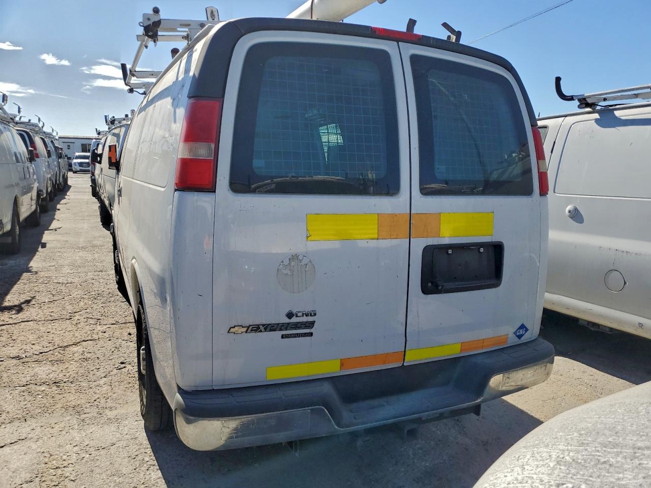 2014 Chevrolet Express G2500 * Cargo * Pri Fleet * - Фото 6