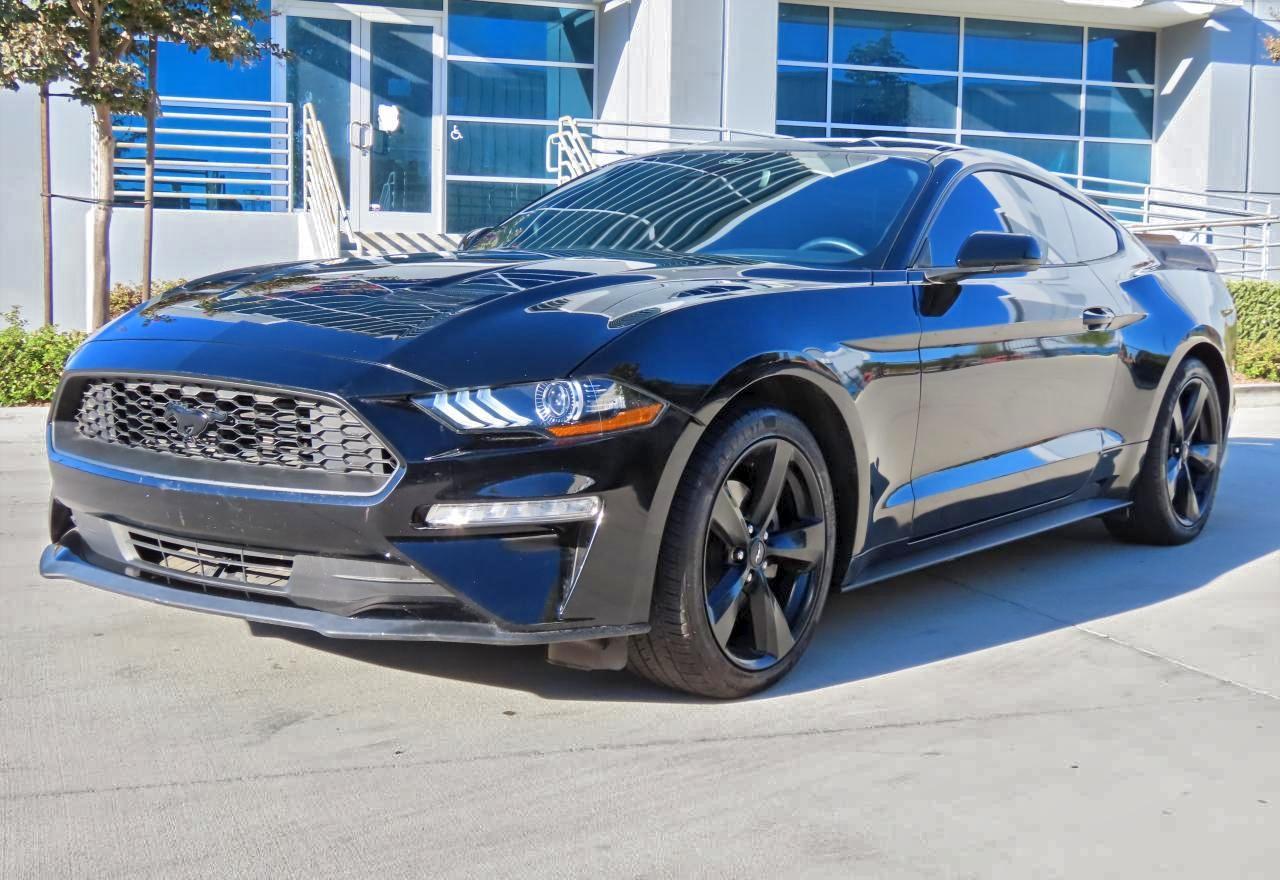 2022 Ford Mustang - Фото 2