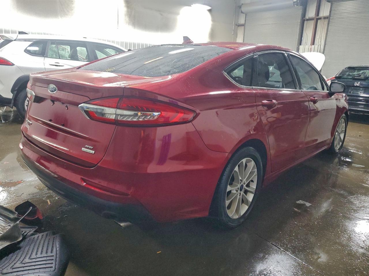 2019 Ford Fusion Se - Image 3