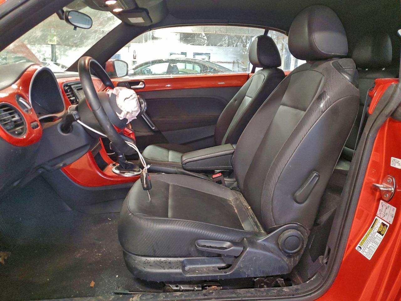 2019 Volkswagen Beetle S - Фото 7