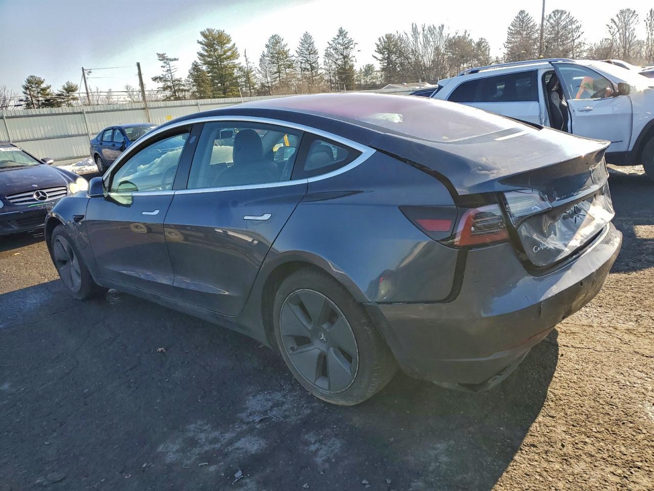 2017 Tesla Model 3 - Image 2