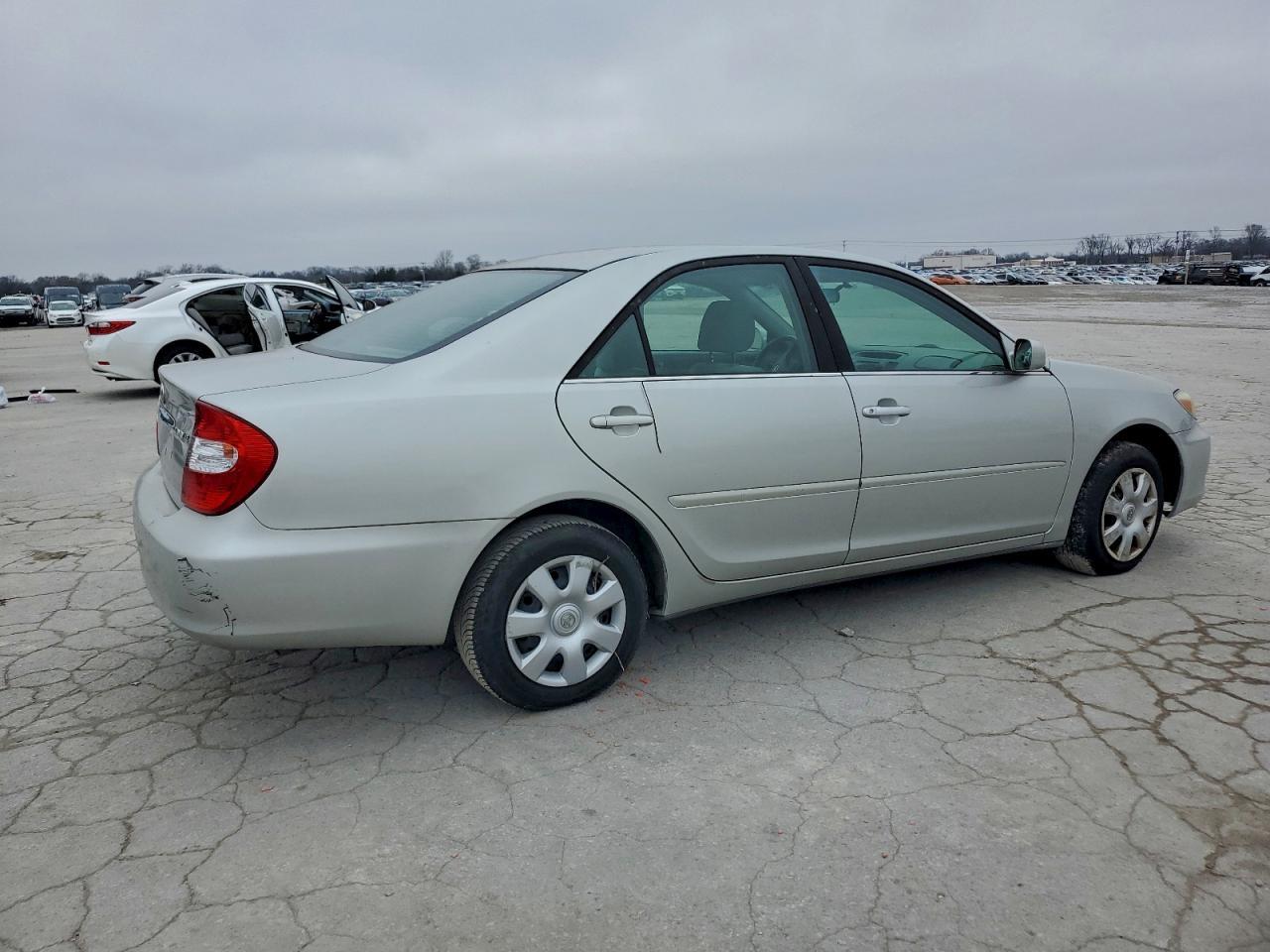 2003 Toyota Camry Le - Фото 3