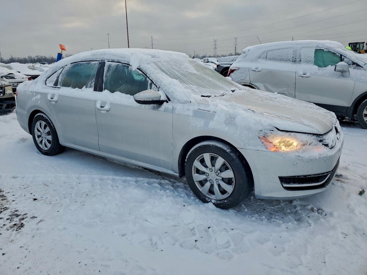 2015 Volkswagen Passat S - Фото 4