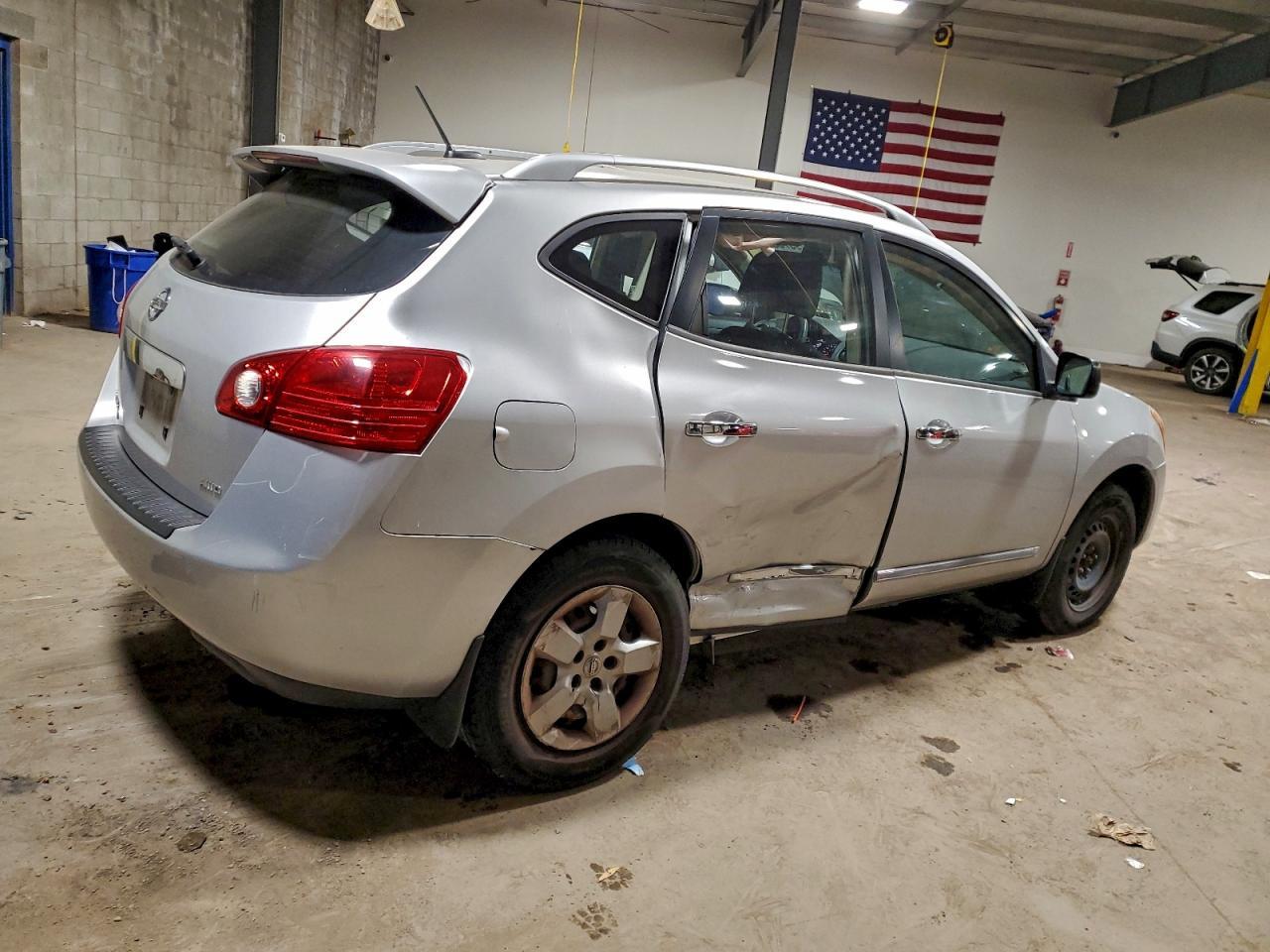 2015 Nissan Rogue Select S - Фото 3
