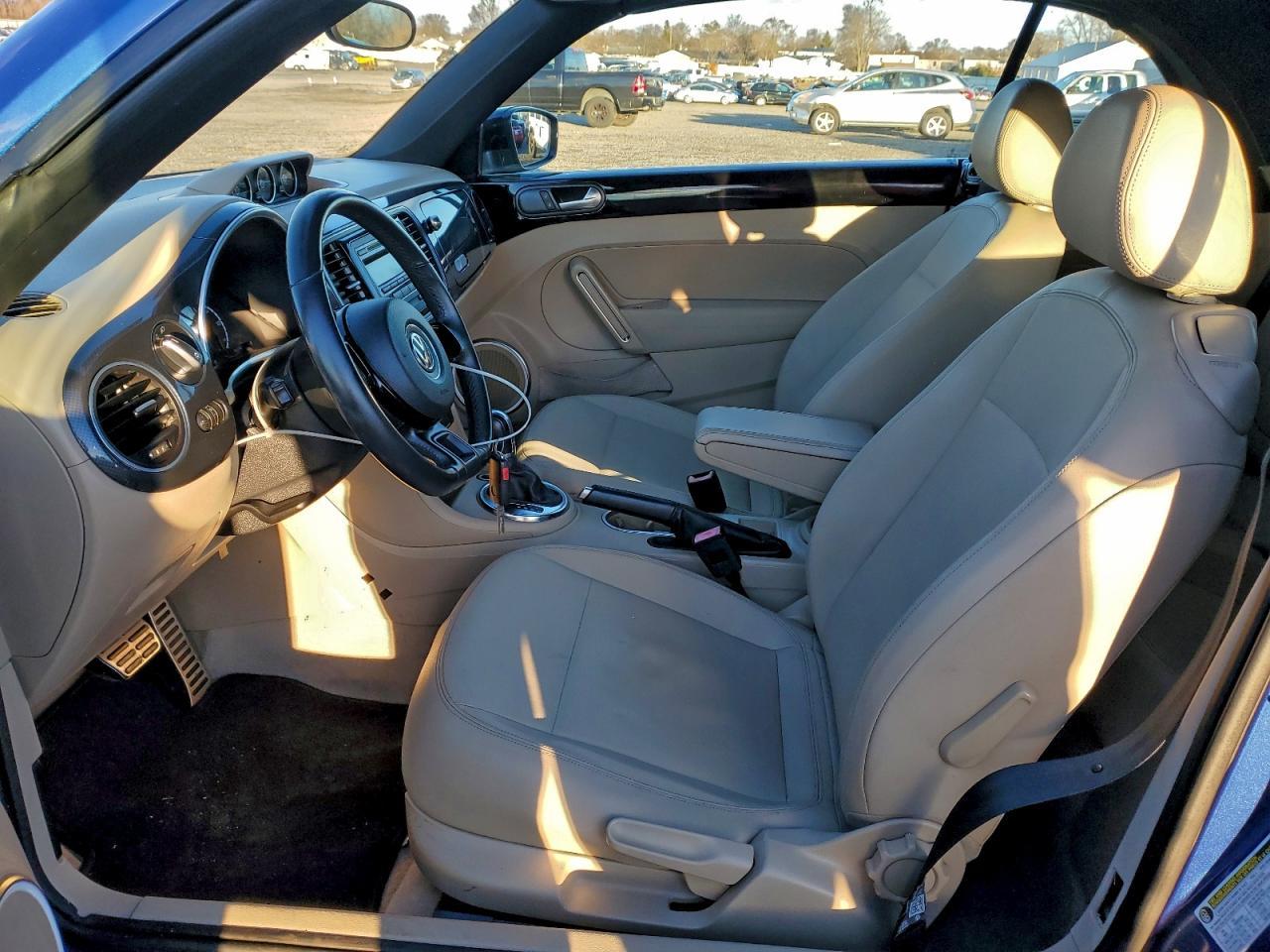 2013 Volkswagen Beetle Turbo - Фото 7