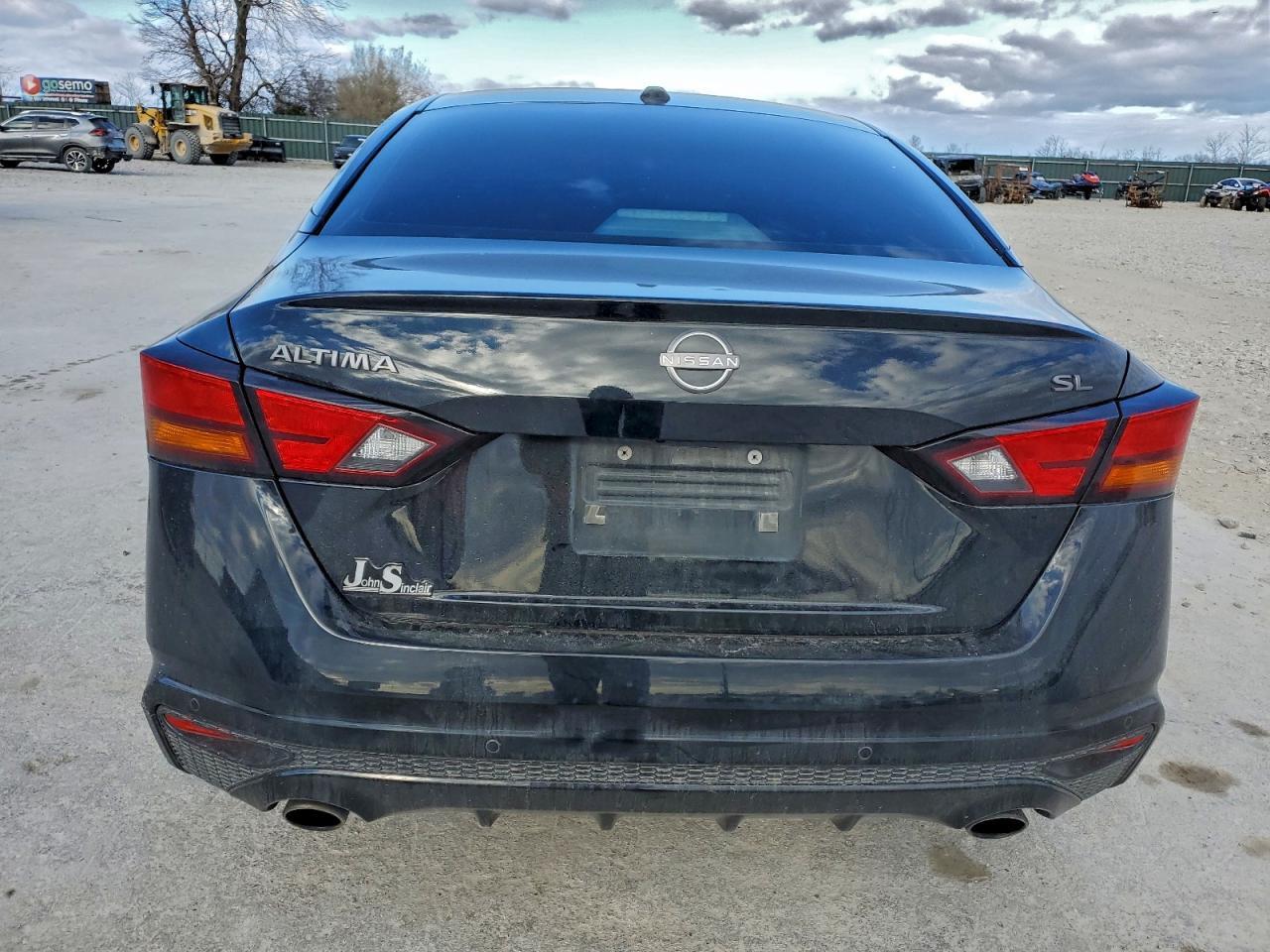 2024 Niss Altima S - Image 6