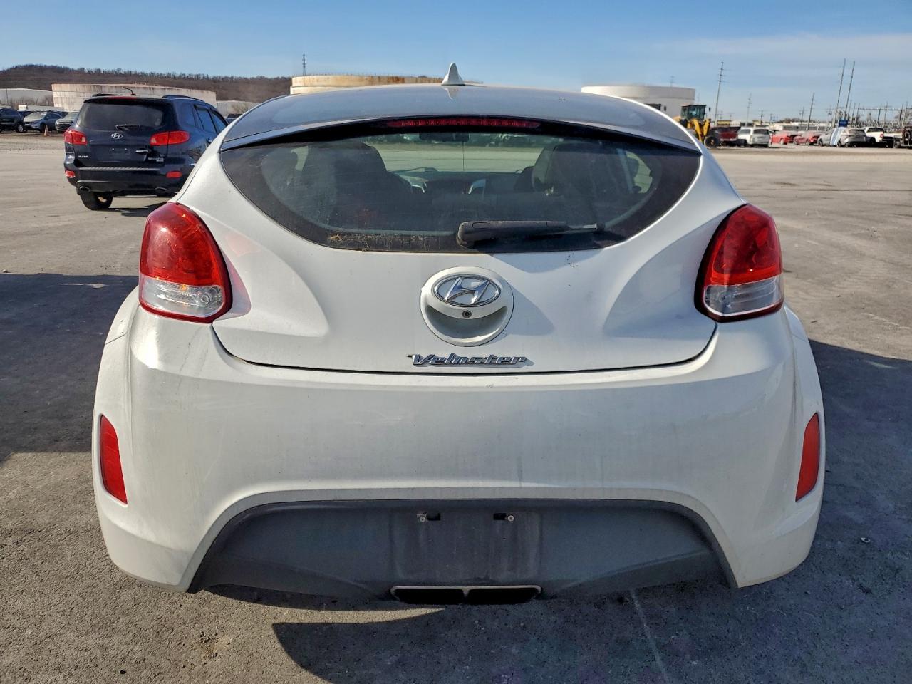 2017 Hyundai Veloster Base - Фото 6