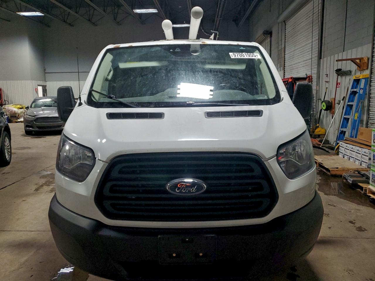 2017 Ford Transit 150 Utility / Service Van - Фото 5