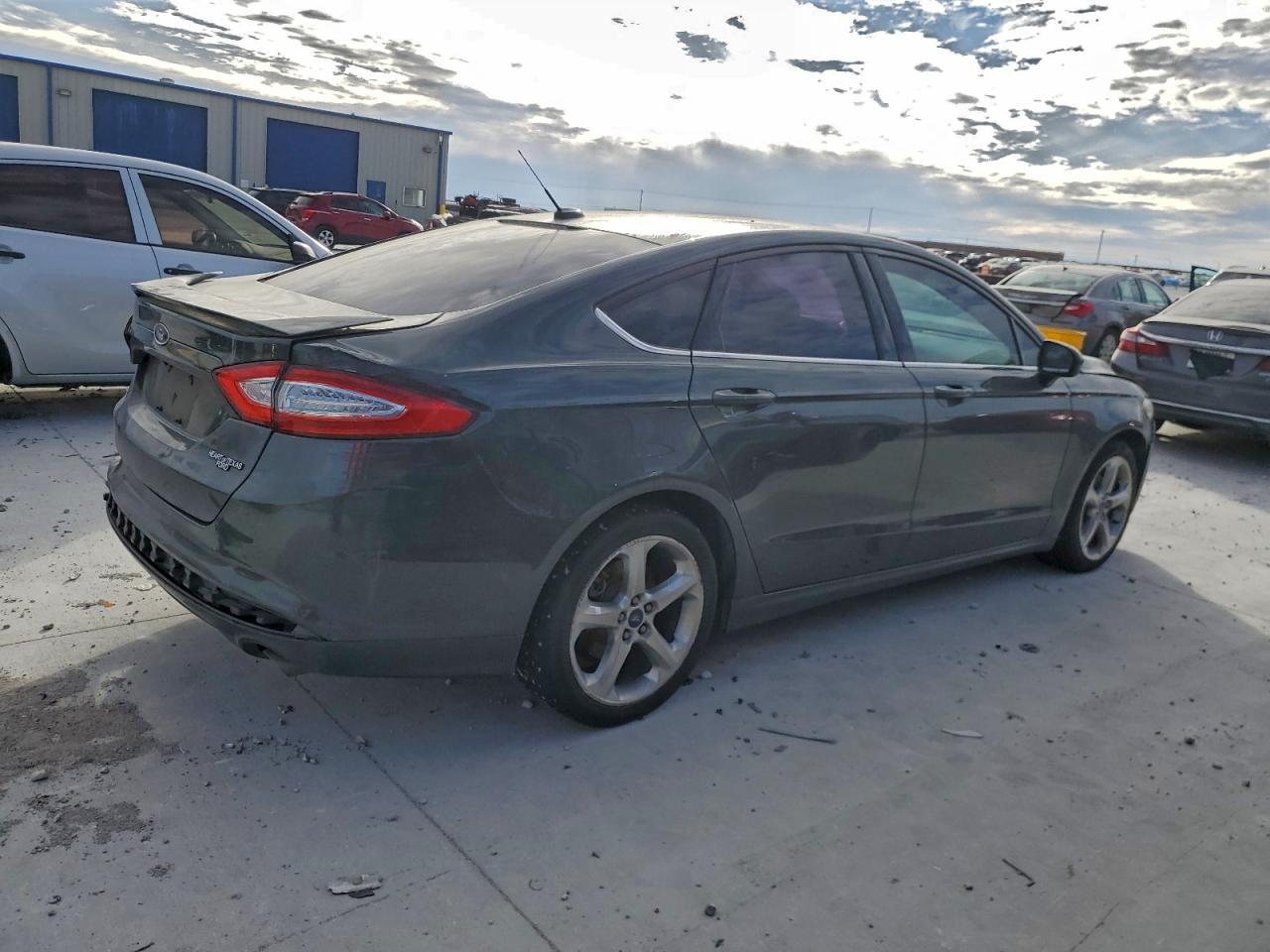 2016 Ford Fusion S - Фото 3