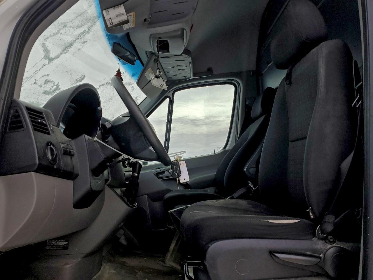 2016 Mercedes-Benz Sprinter 2500 - Image 7