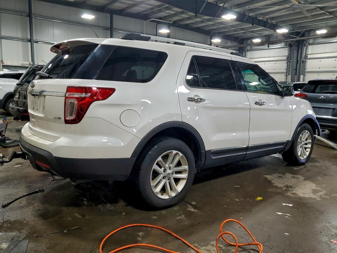 2014 Ford Explorer Xlt - Image 3