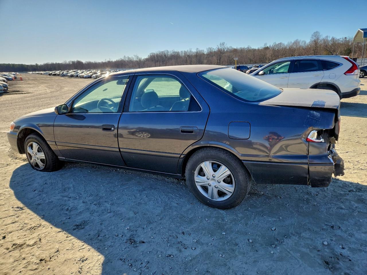 2001 Toyota Camry Ce - Фото 2