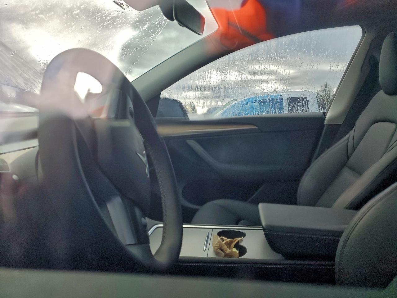 2024 Tesla Model Y - Image 7
