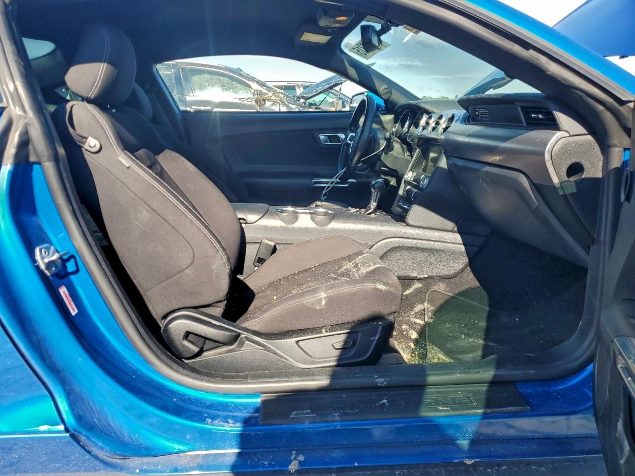 2020 Ford Mustang - Image 7