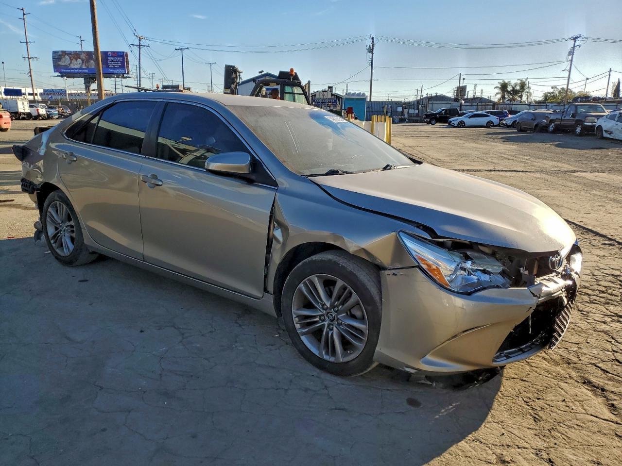 2015 Toyota Camry Le - Фото 4