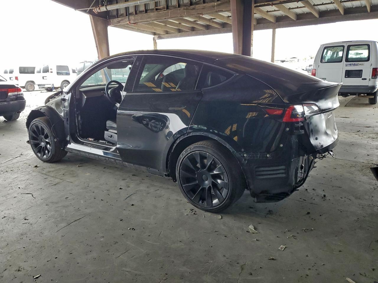2021 Tesla Model Y - Image 2