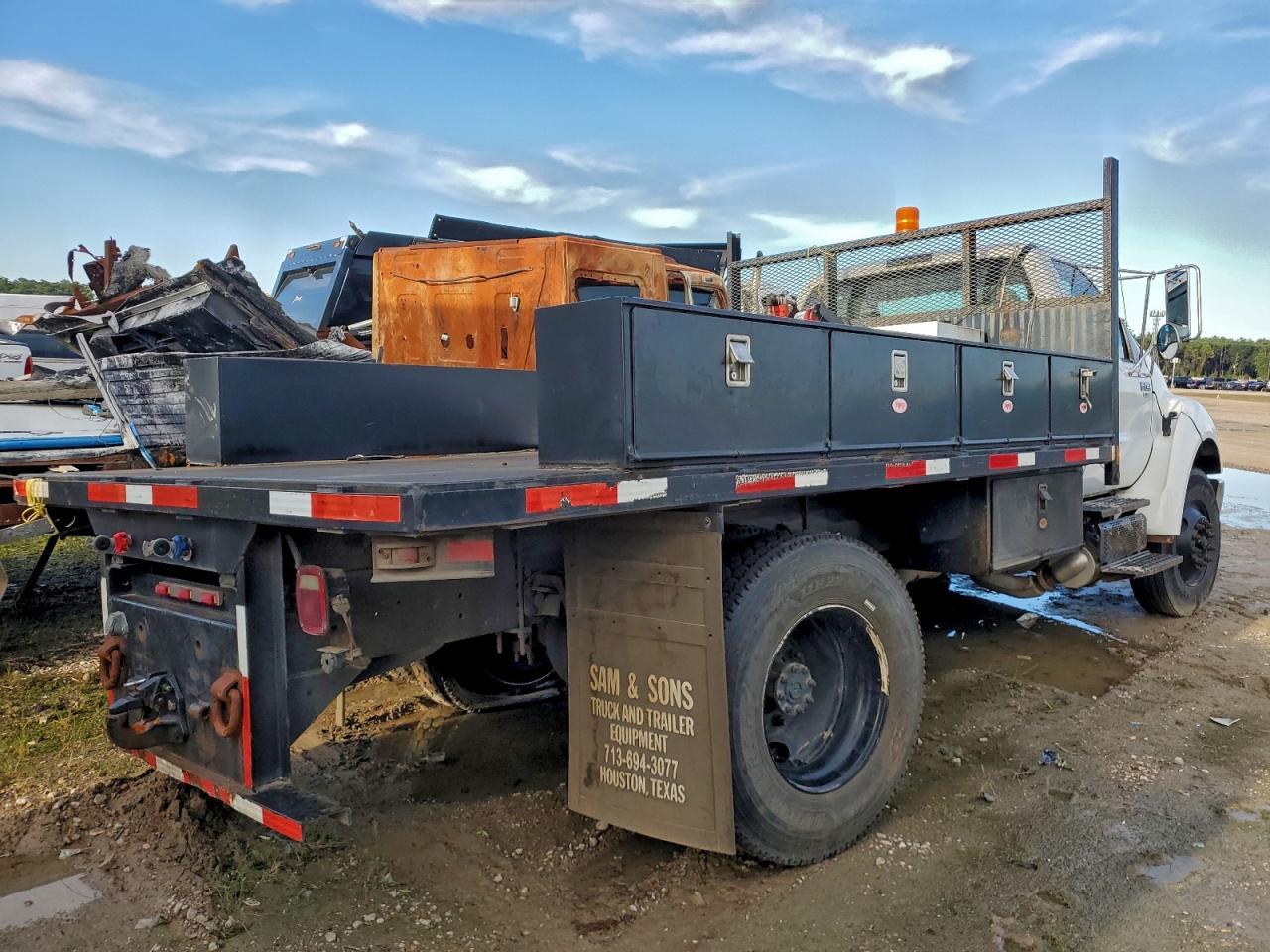 2015 Ford F750 Super Duty Flatbed Truck - Image 4