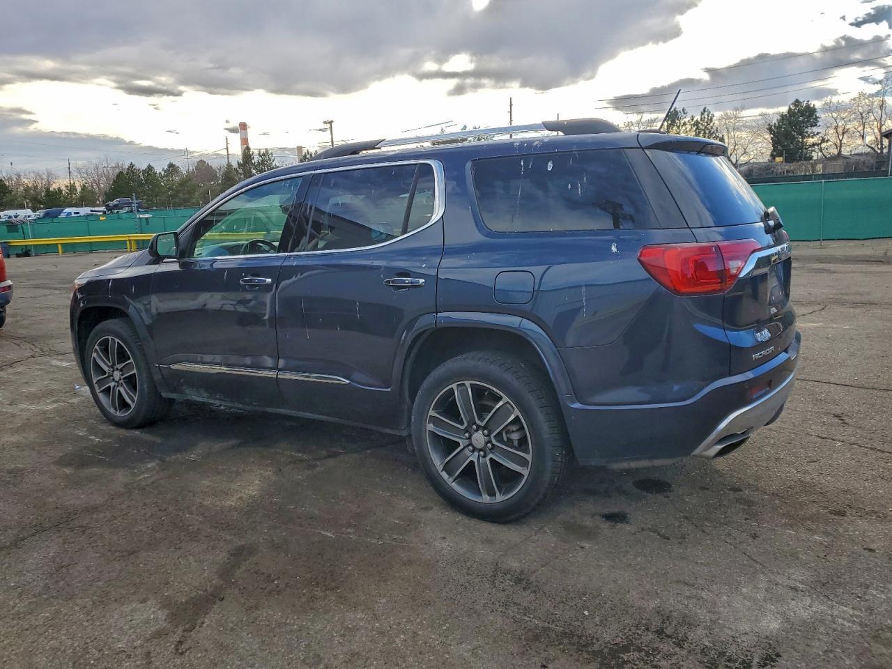 2019 GMC Acadia Denali - Фото 2