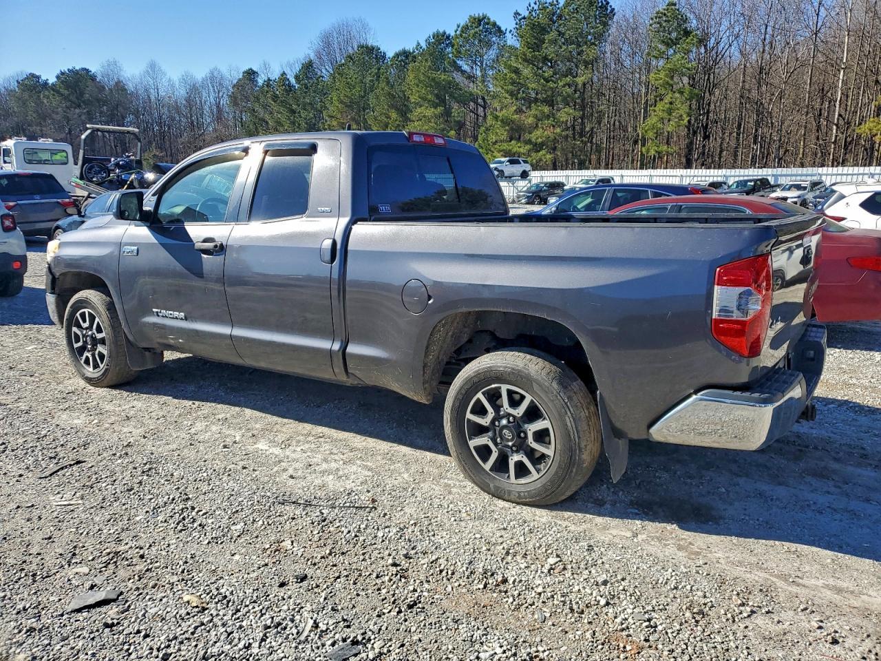 2015 Toyota Tundra Double Cab Sr - Фото 2