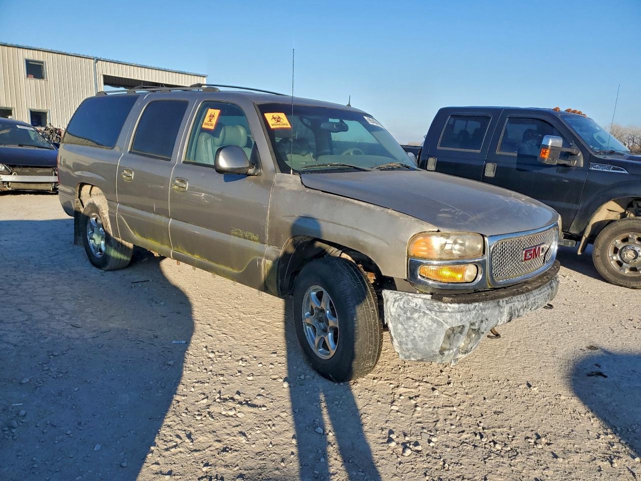 2002 GMC Suburban - Фото 4
