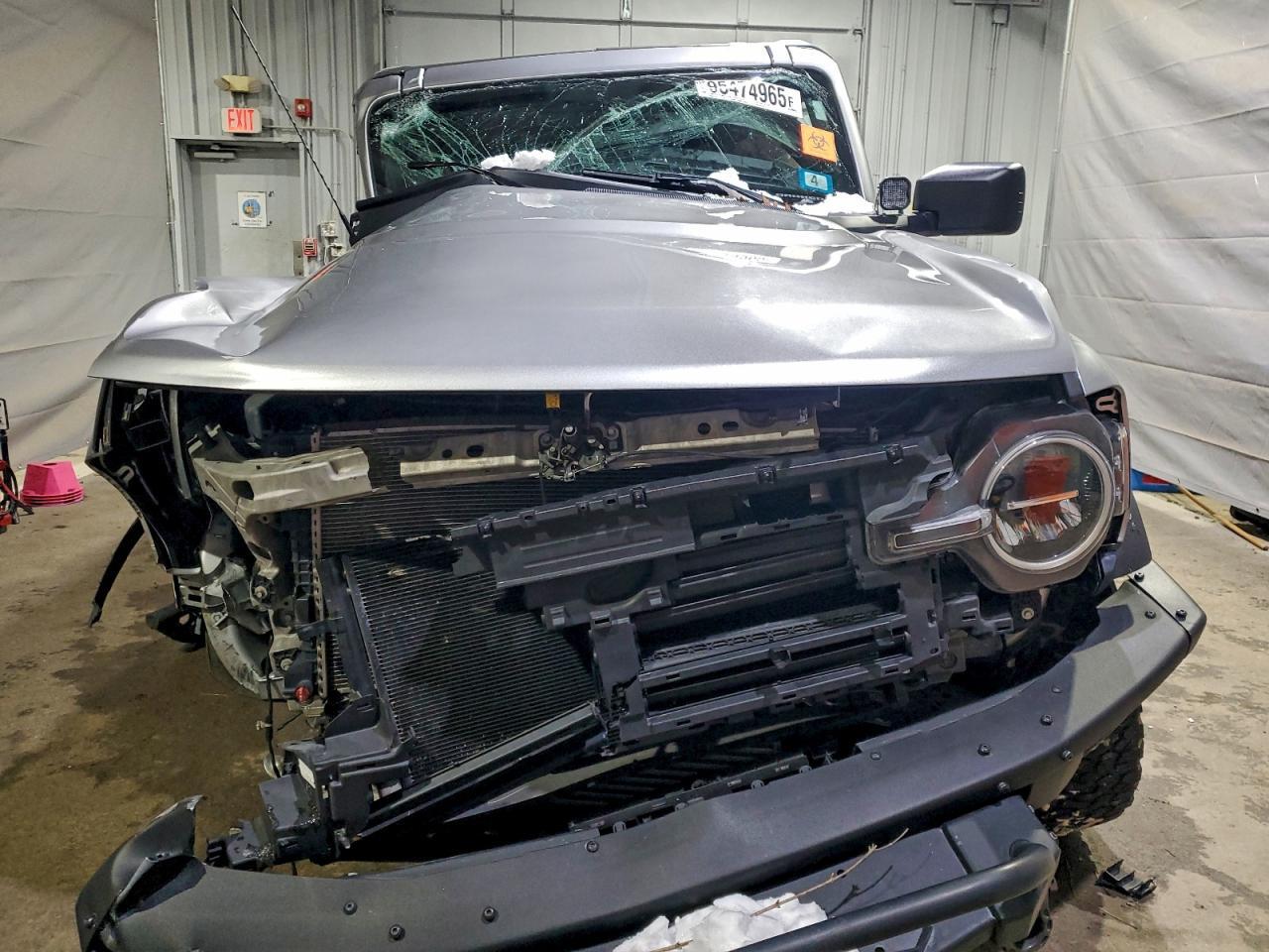 2022 Ford Bronco Base - Image 5