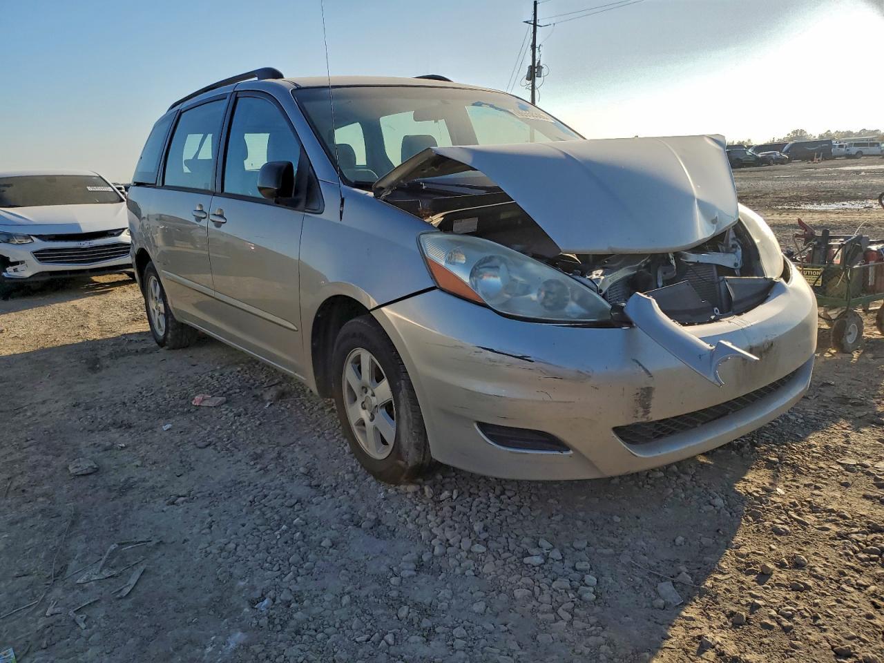 2007 Toyota Sienna Ce - Image 4