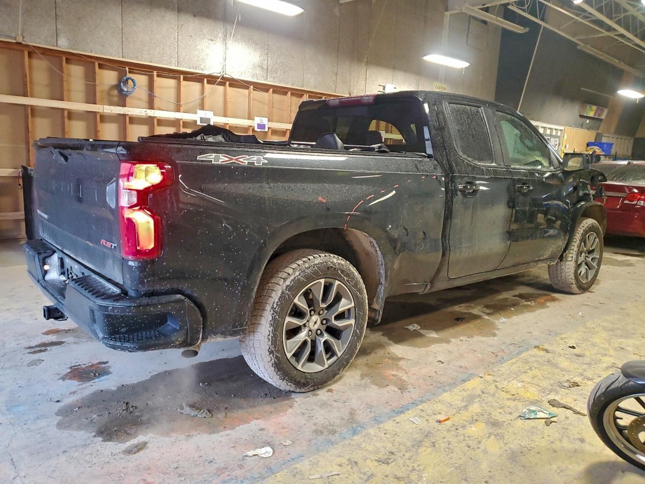 2019 Chevrolet Silverado K1500 Rst - Image 3