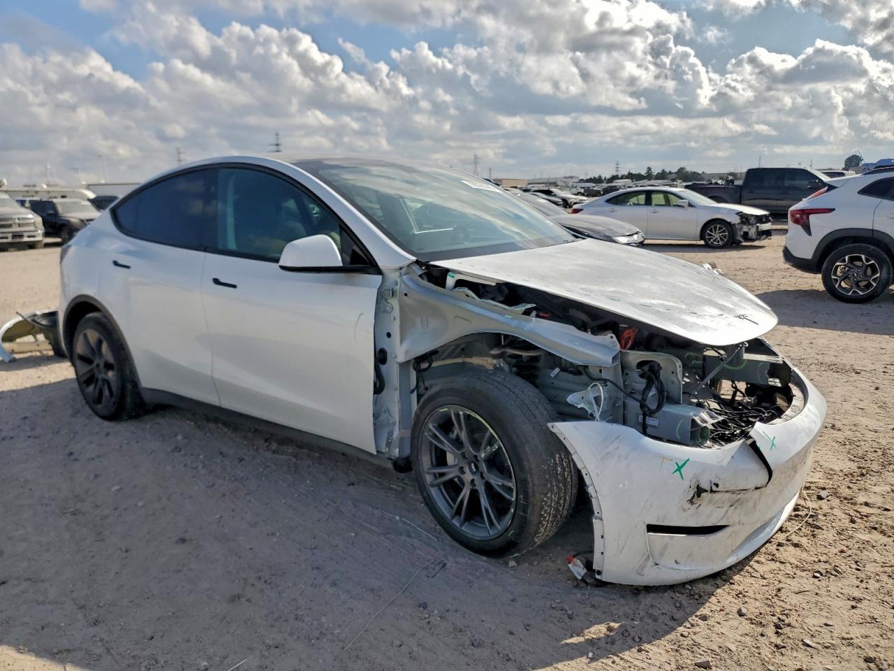 2024 Tesla Model Y - Фото 4