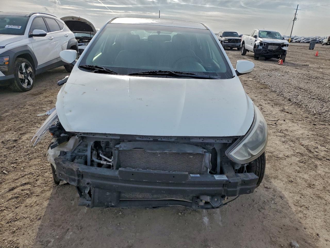 2017 Hyundai Accent Se - Фото 5