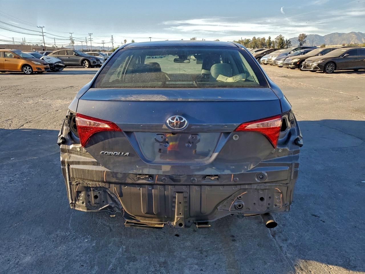 2017 Toyota Corolla L - Фото 6
