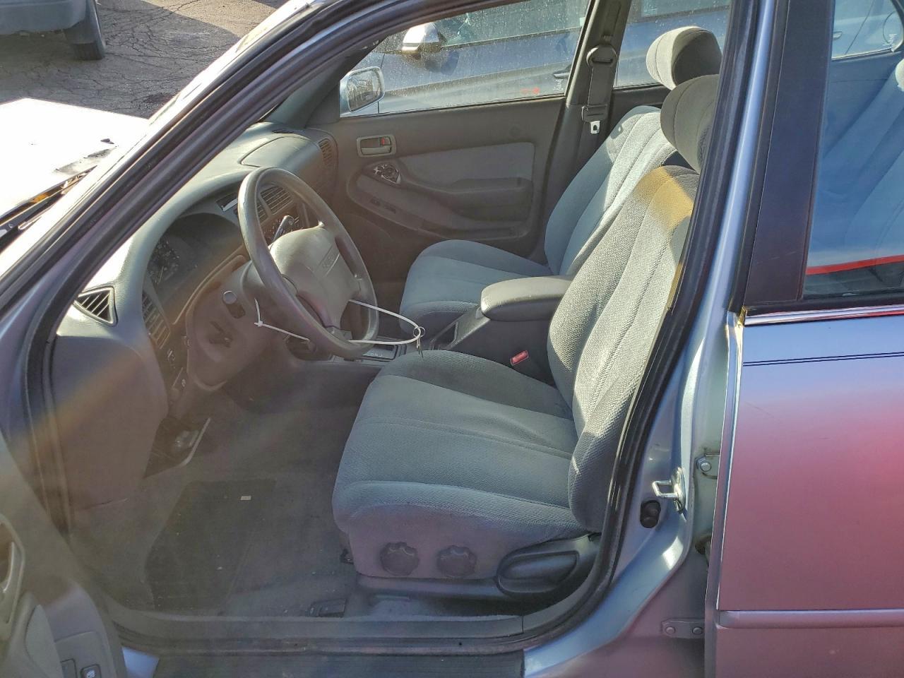 1995 Toyota Camry Le - Image 7