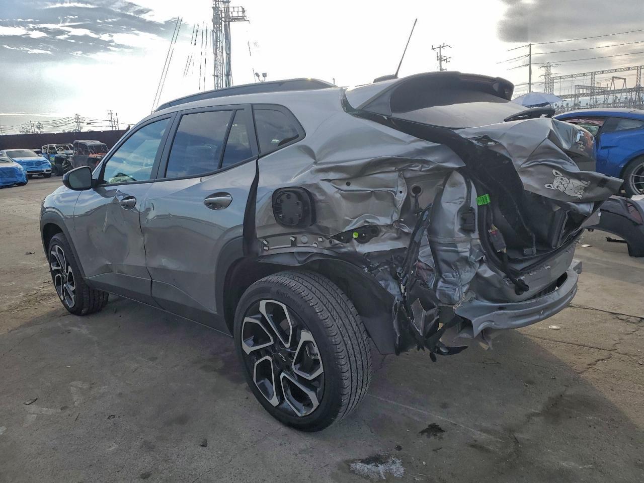 2025 Chevrolet Trax 2Rs - Image 2