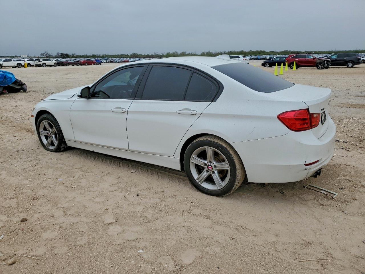2013 BMW 328 Xi Sulev - Image 2