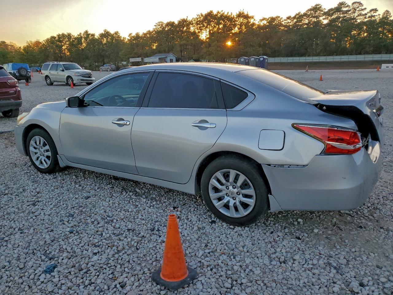2013 Nissan Altima 2.5 - Image 2