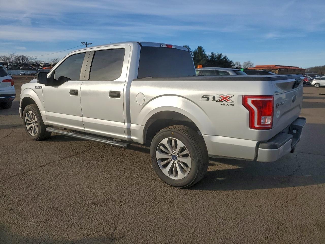 2017 Ford F150 Supercrew - Фото 2