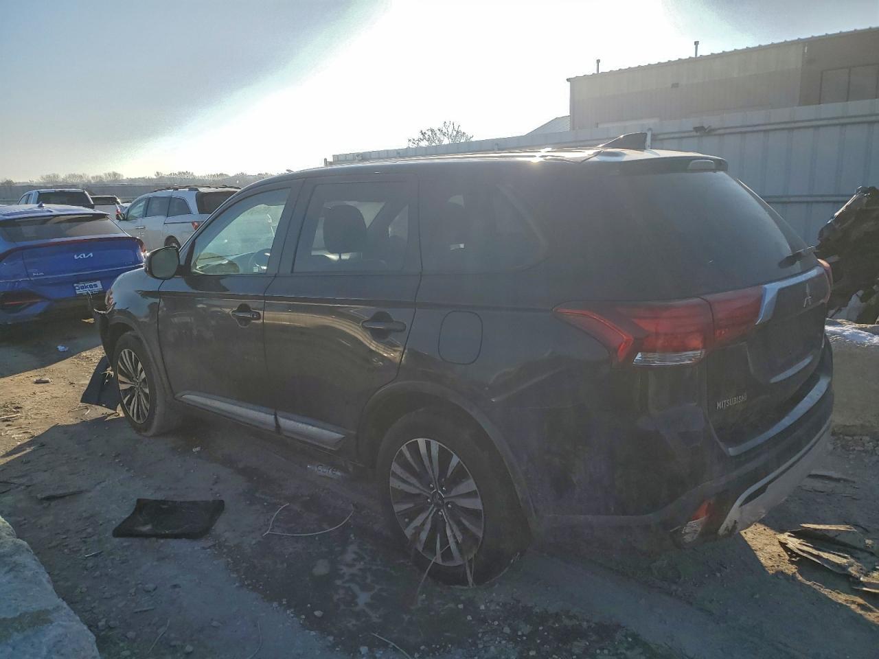 2019 Mitsubishi Outlander Se - Фото 2