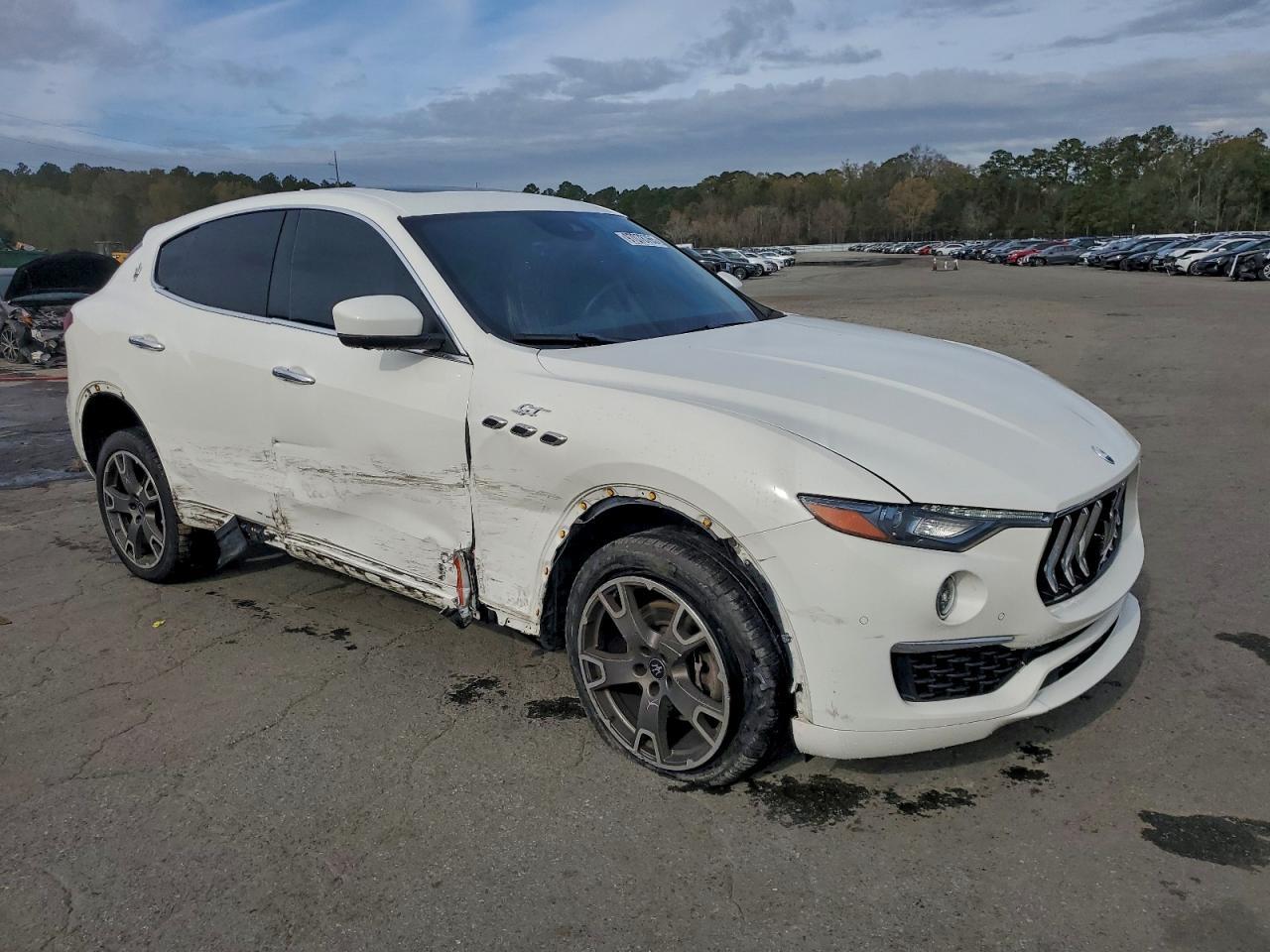 2022 Maserati Levante Base - Фото 4