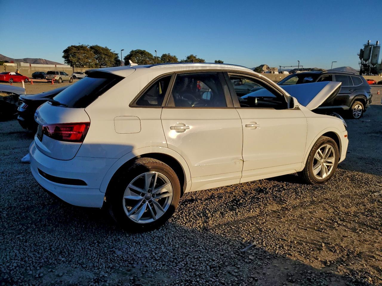 2017 Audi Q3 Premium - Фото 3