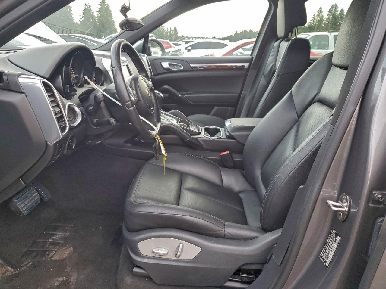 2012 Porsche Cayenne S Hybrid - Image 7