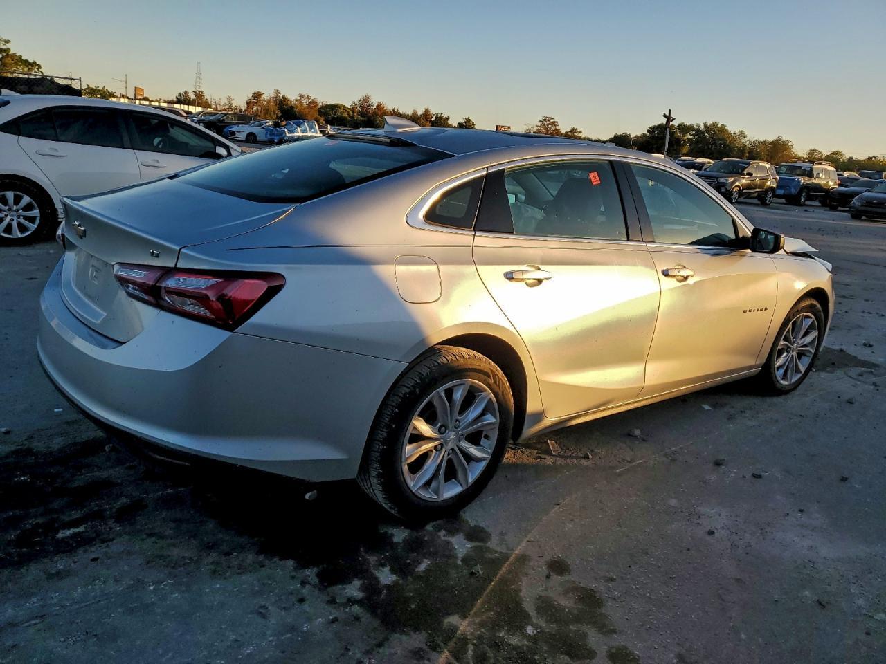 2021 Chevrolet Malibu Lt - Фото 3