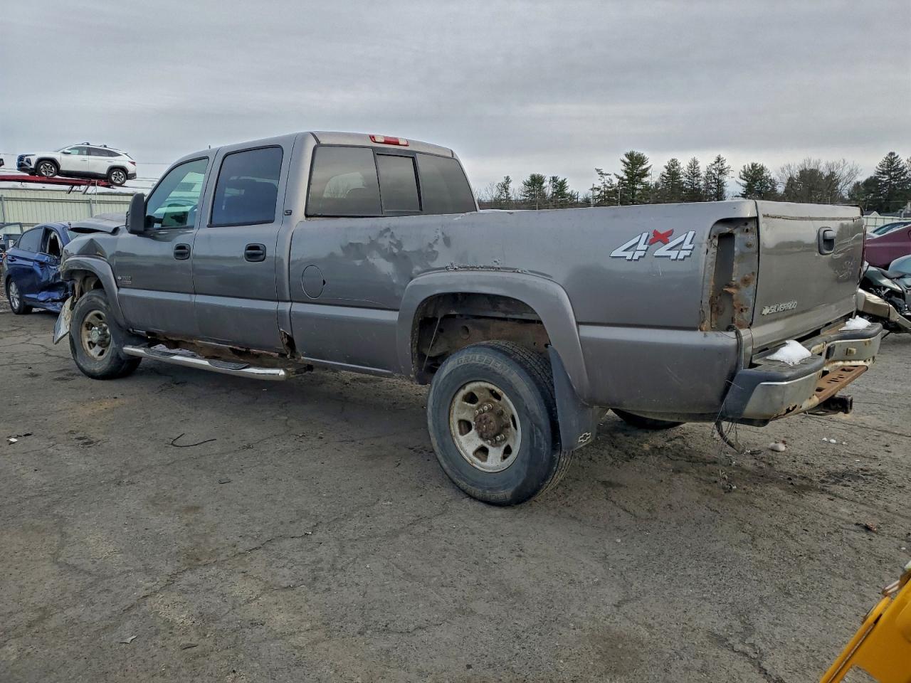 2006 Chevrolet Silverado K3500 - Image 2